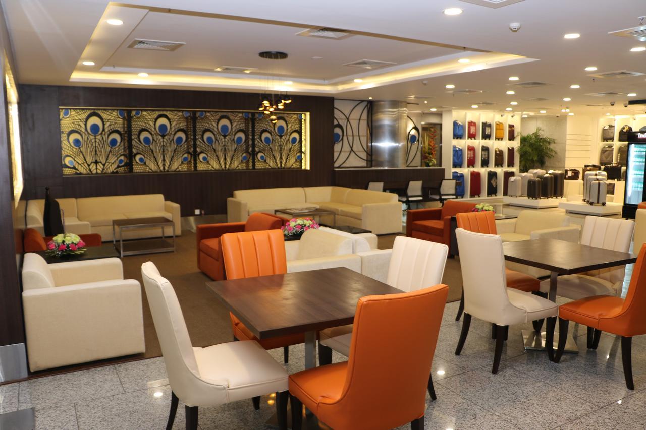 Hôtel Aviserv Lounge à Bombay Extérieur photo