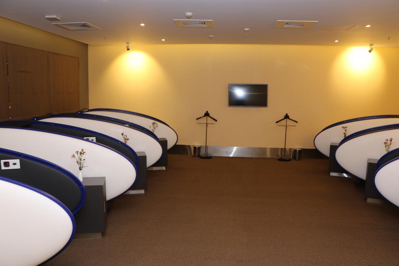 Hôtel Aviserv Lounge à Bombay Extérieur photo