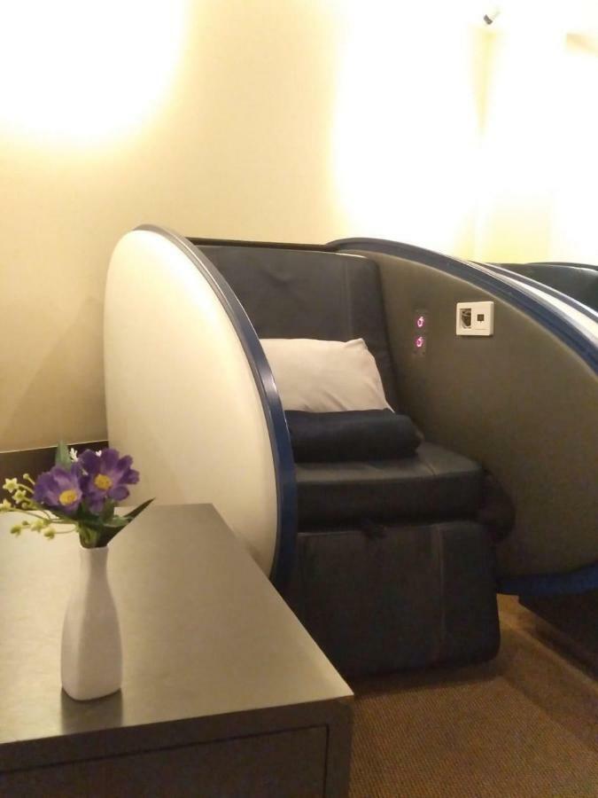 Hôtel Aviserv Lounge à Bombay Extérieur photo