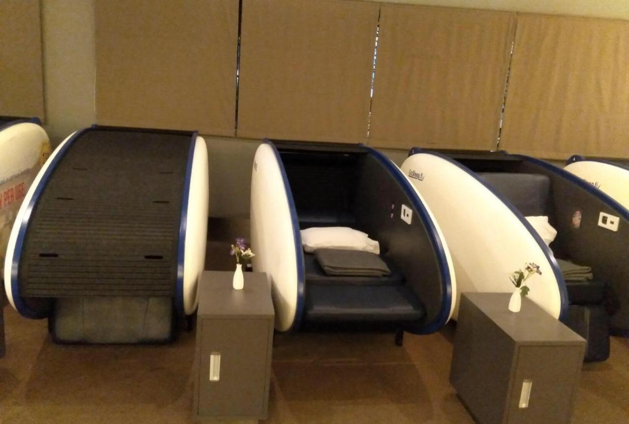 Hôtel Aviserv Lounge à Bombay Extérieur photo